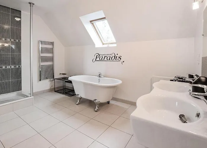 Lovely In * 艾河畔圣日耳曼