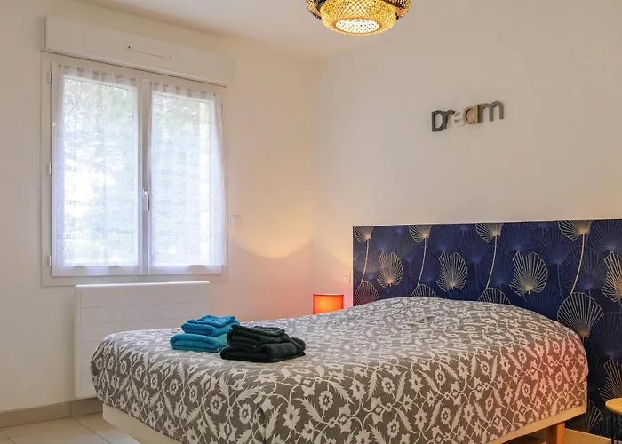 Lovely In 艾河畔圣日耳曼